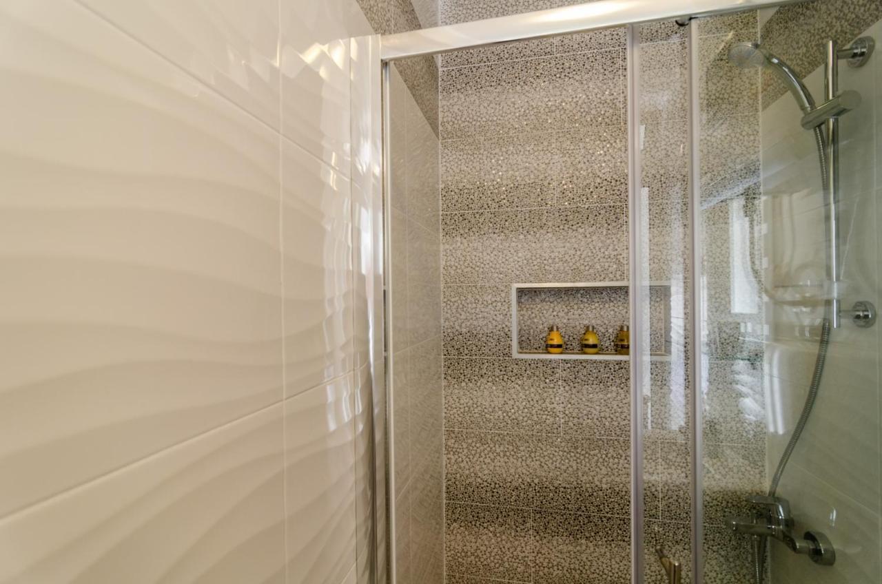 White Wave Guest House Дубровник Екстериор снимка