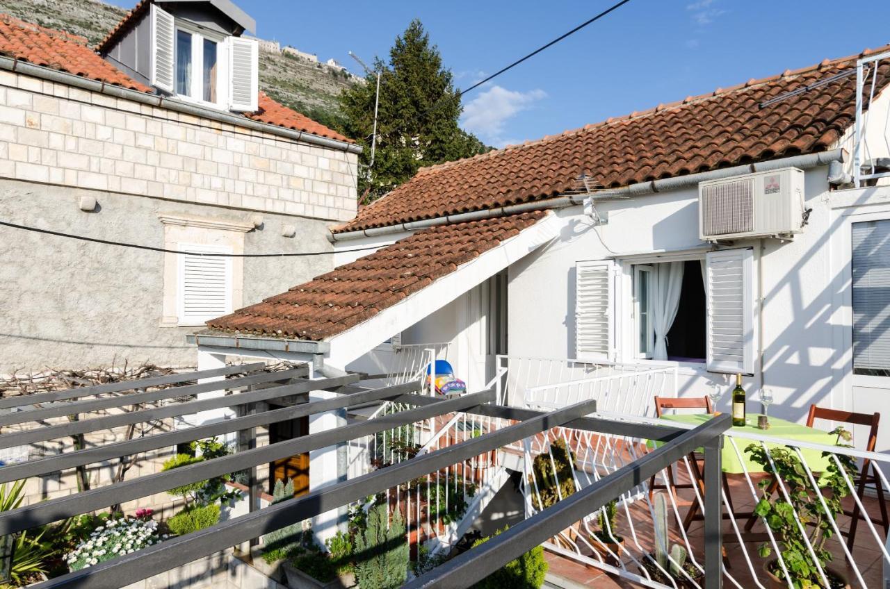 White Wave Guest House Дубровник Екстериор снимка