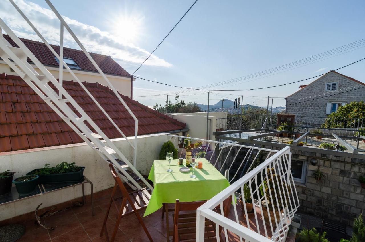 White Wave Guest House Дубровник Екстериор снимка